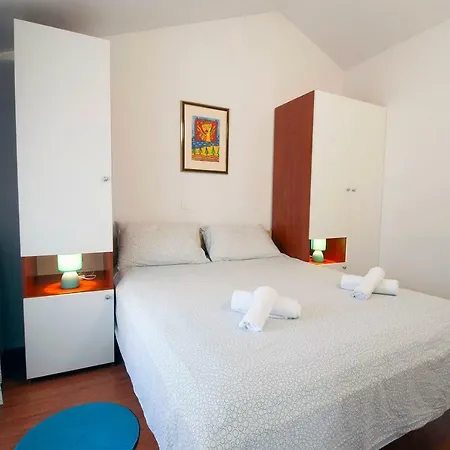 Apartment Dva Oriha Funtana Exterior photo