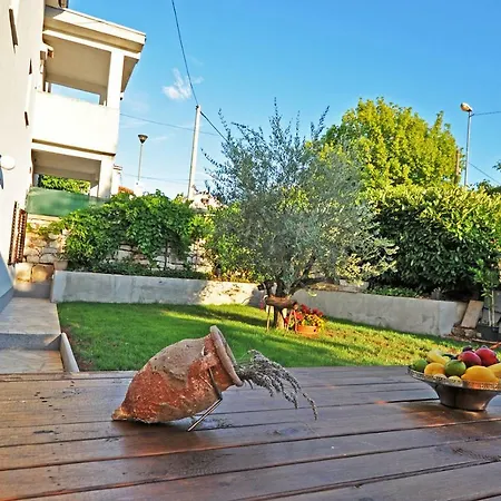 Apartment Dva Oriha Funtana Exterior photo
