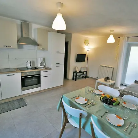 Apartment Dva Oriha Funtana Exterior photo