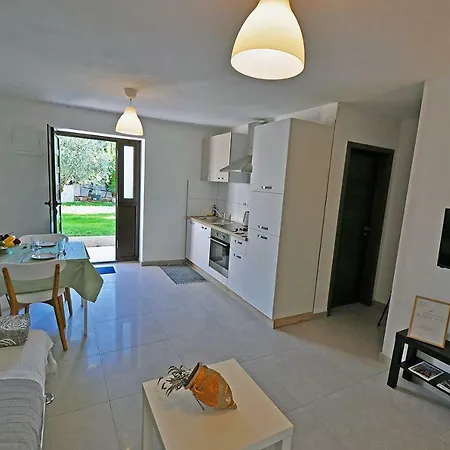 Apartment Dva Oriha Funtana Exterior photo