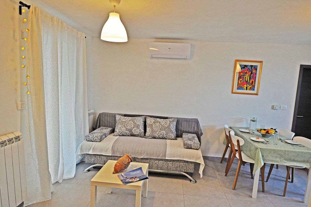 Apartment Dva Oriha Funtana